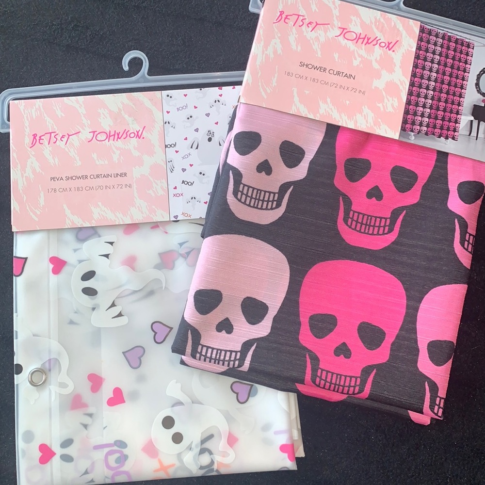 Betsey Johnson Skull 100% polyester shower curtain & Ghost PEVA LINER New LOT
